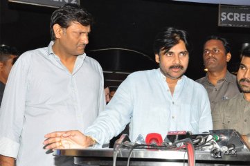 Pawan Kalyan Watched Rangasthalam along with Ram Charan